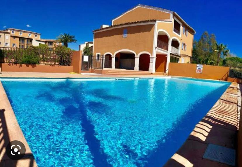 2 Bedrooms, 15 Min Walk To Beach, Ac, Pool & Fiber Internet In A Quiet, Private Gated Domain 5Kms To St Tropez Cogolin Extérieur photo