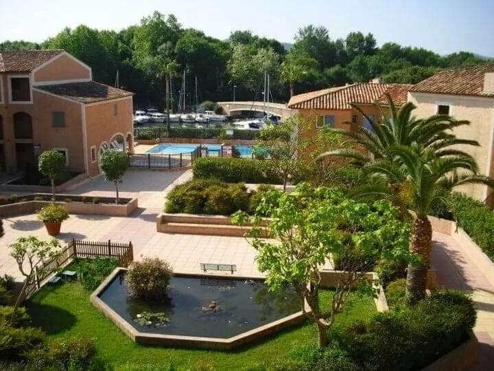 2 Bedrooms, 15 Min Walk To Beach, Ac, Pool & Fiber Internet In A Quiet, Private Gated Domain 5Kms To St Tropez Cogolin Extérieur photo