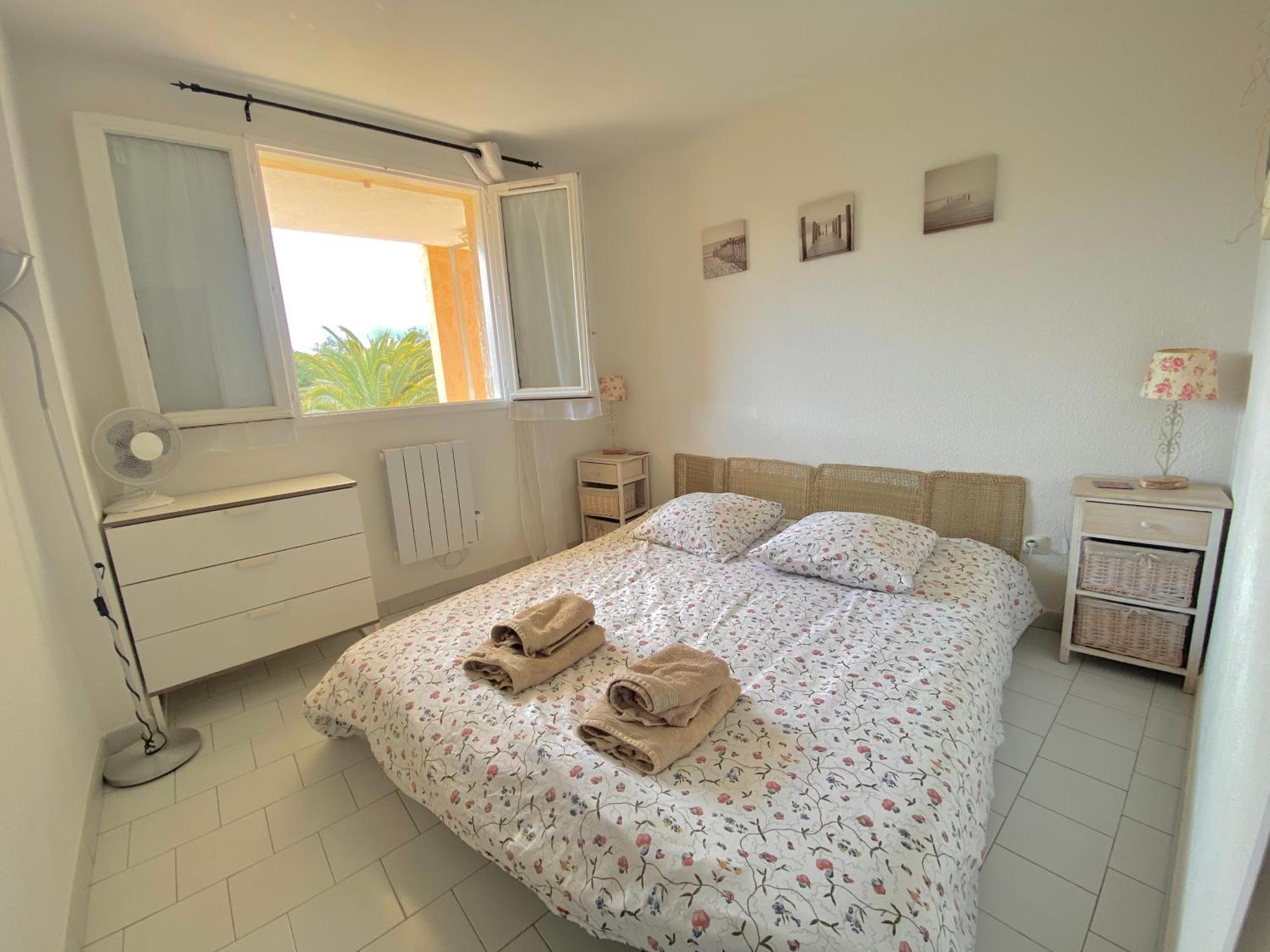 2 Bedrooms, 15 Min Walk To Beach, Ac, Pool & Fiber Internet In A Quiet, Private Gated Domain 5Kms To St Tropez Cogolin Extérieur photo